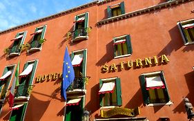 Hotel Saturnia And International